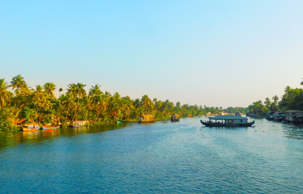 Alappuzha Beach Vembanad lake